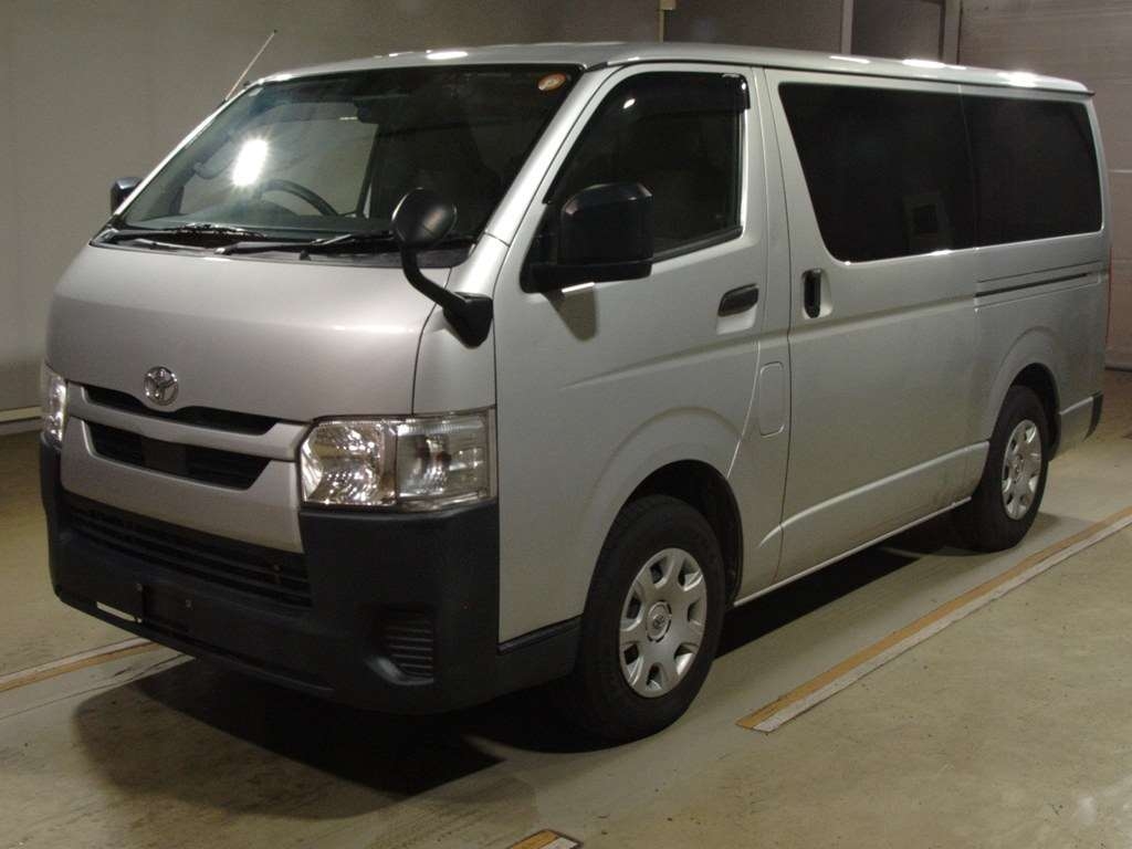 2020 Van  DX